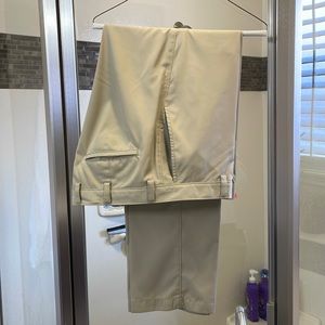 Roundtree & Yorke performance pants. Men’s size 36x32